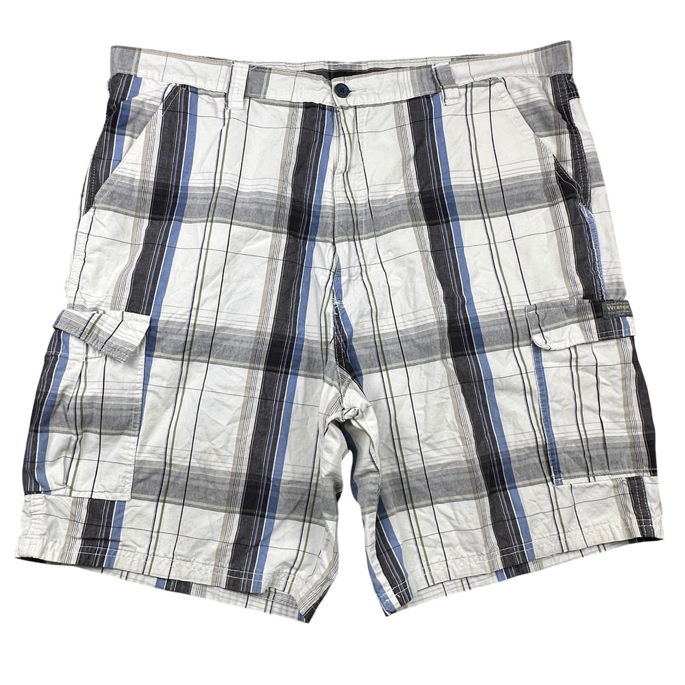 Wrangler Mens Blue White Plaid Cargo Shorts Size 42 Casual Outdoor Utility